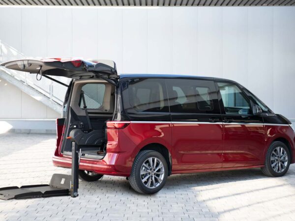 VOLKSWAGEN MULTIVAN