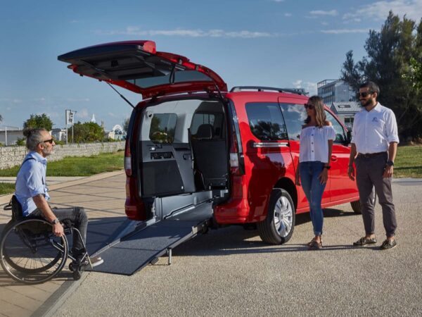 voiture pour le transport des personnes handicapées