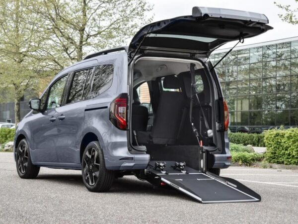 voiture pour le transport des personnes handicapées